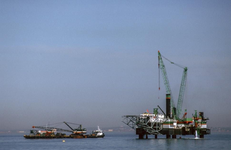 Free Image of Deep-water Oil Drilling 