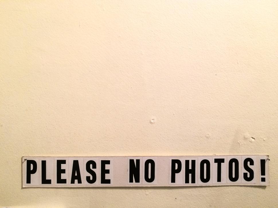 Free Image of Please no Photos 