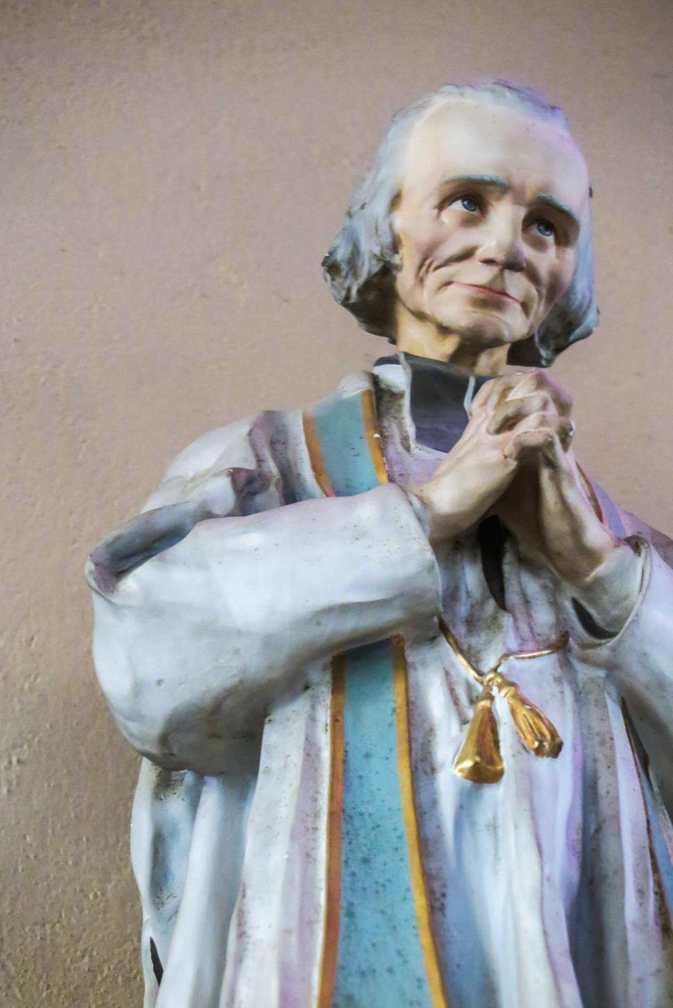Free Image of Praying figure 