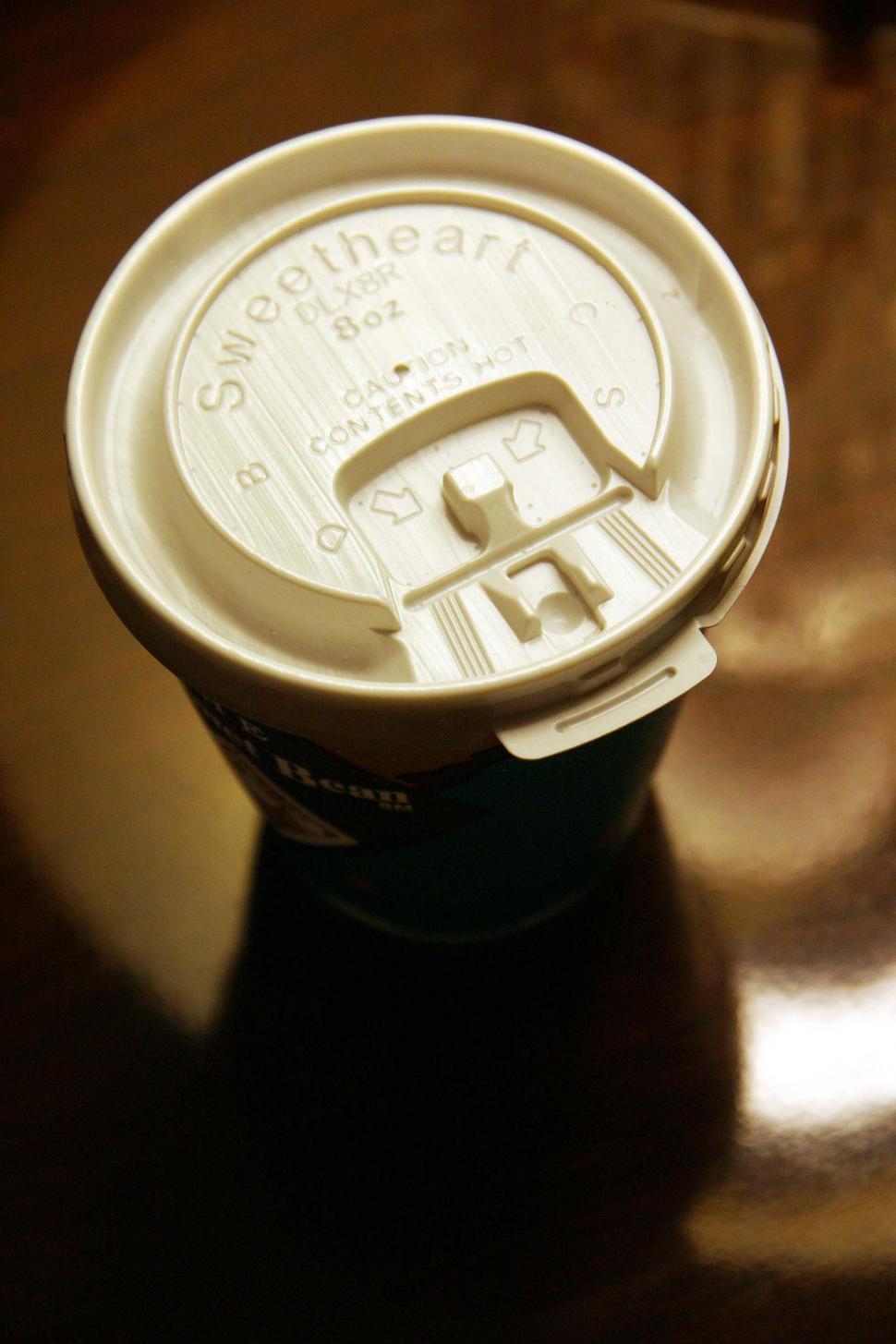 Free Image of Can of Soda on Table 