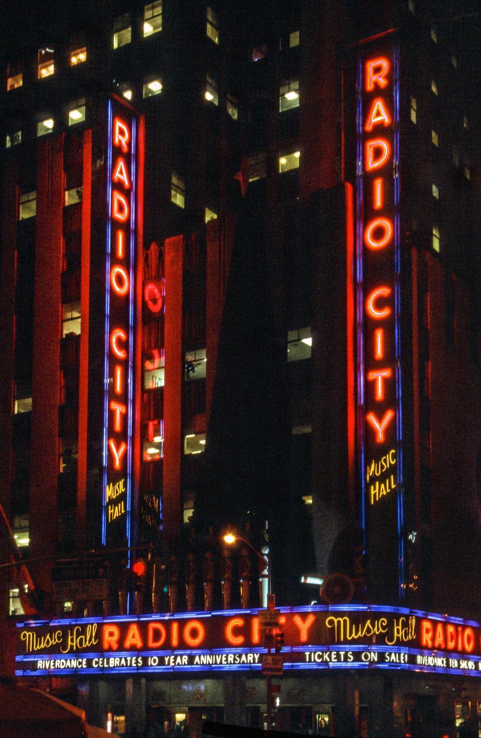 Free Image of Radio City Music Hall 