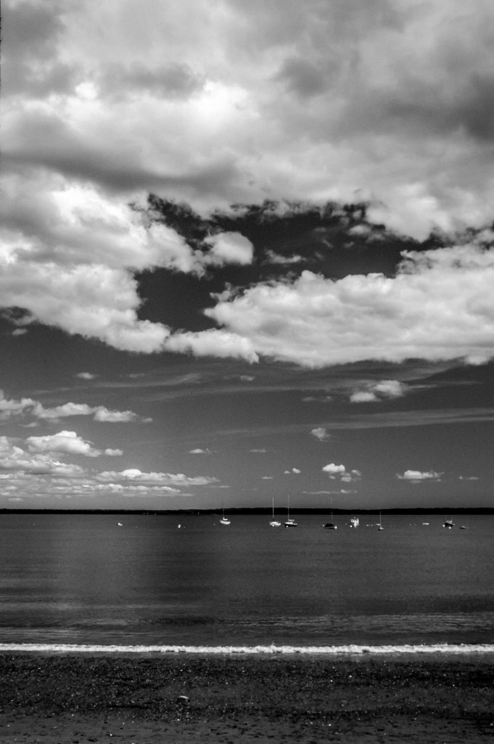 Free Image of Black and White Sunset and cloudscape 