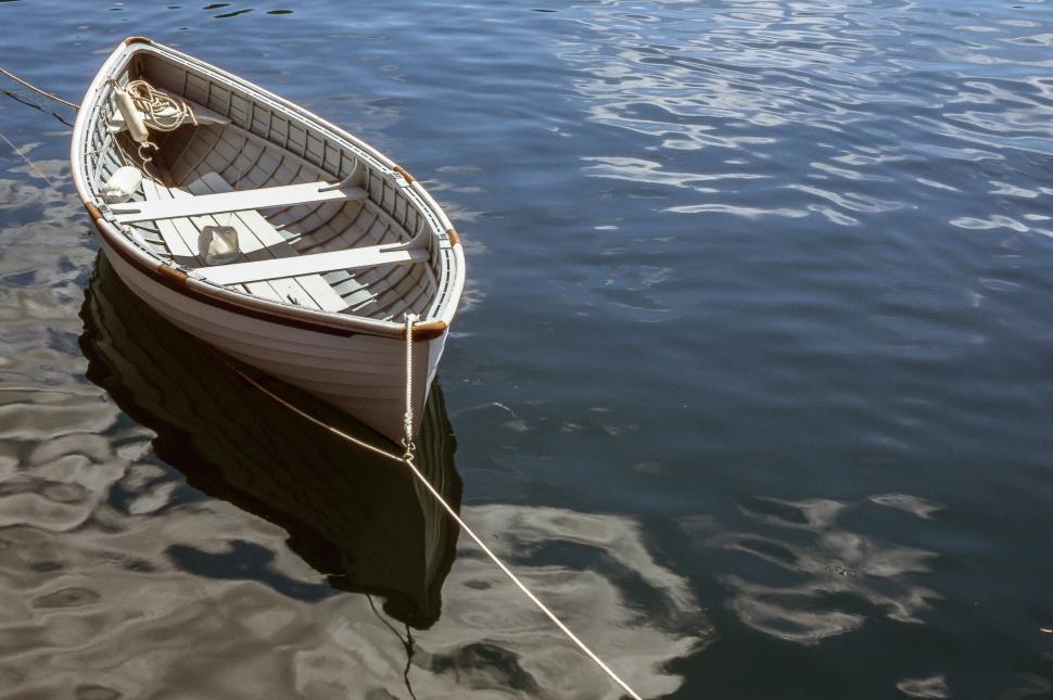 Free Image of Boat at dock 