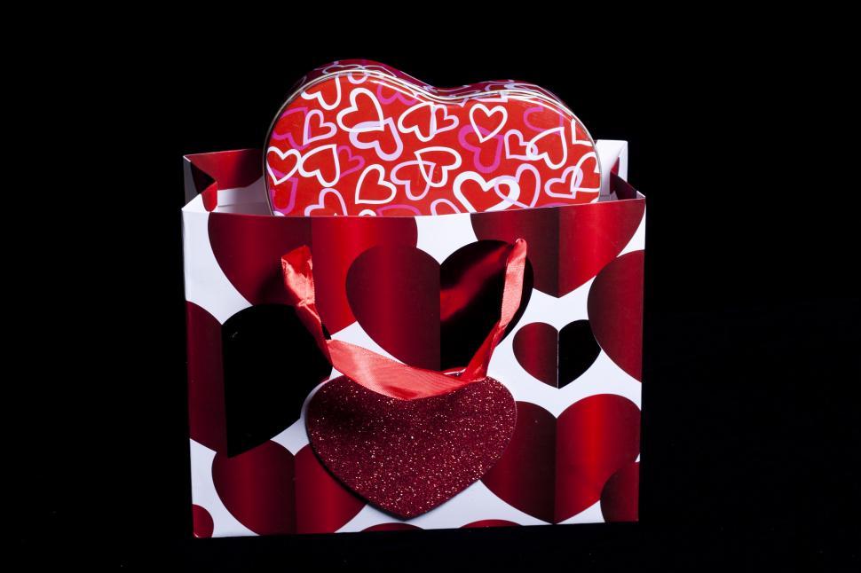 Free Image of Bag and gift box 