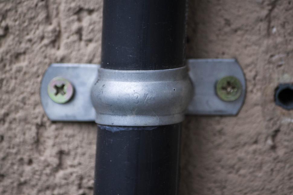 Free Image of Exterior tube with bracket 