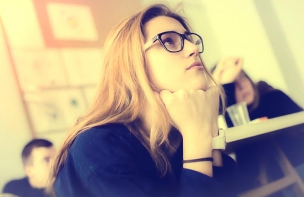 Free Image of Hazy Vintage Looks - Young Woman with Glasses - Attentive - Clas 
