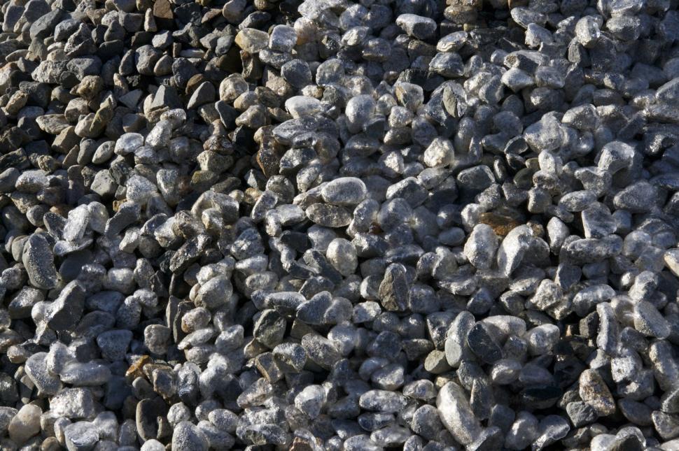 Free Image of Rock glazed with ice 