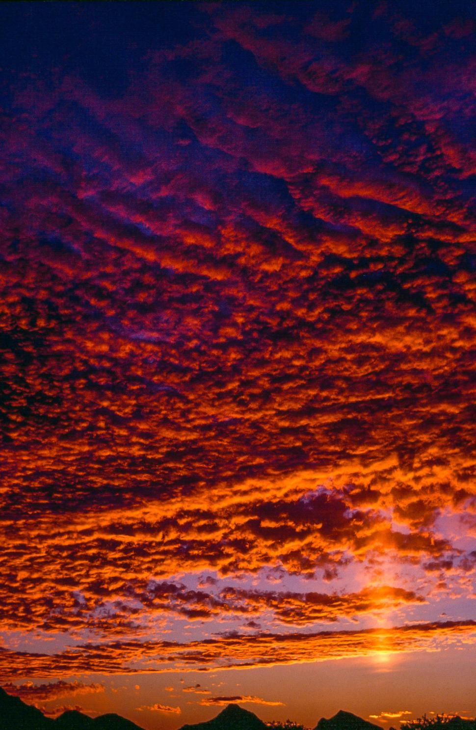 Free Image of Golden Clouds during sunset 