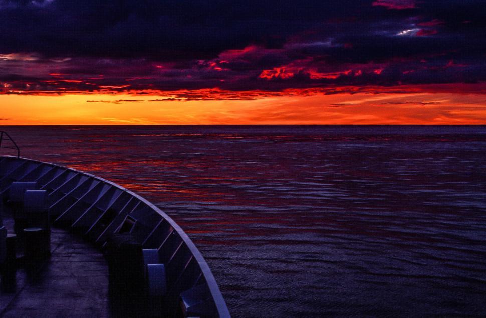 Free Image of Sunset over an ocean 