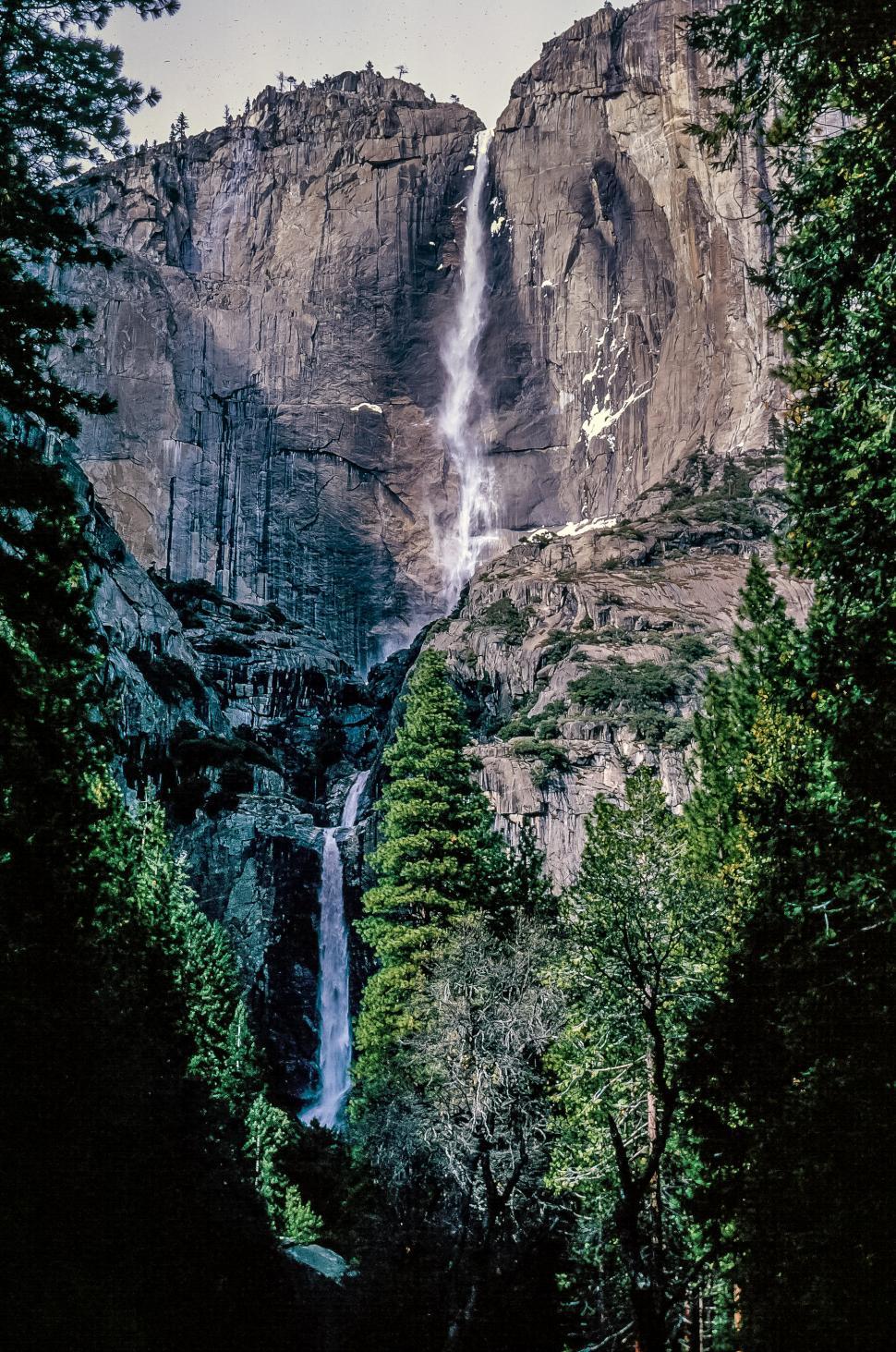 Free Image of Yosemite Falls 
