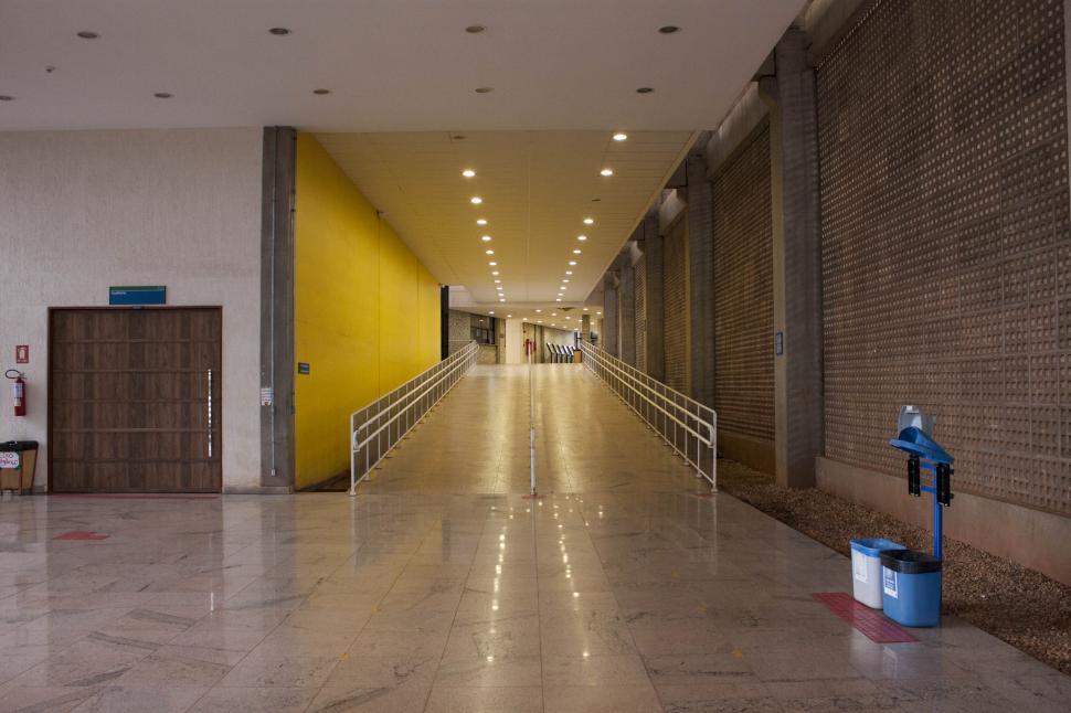 Free Image of Corridor 