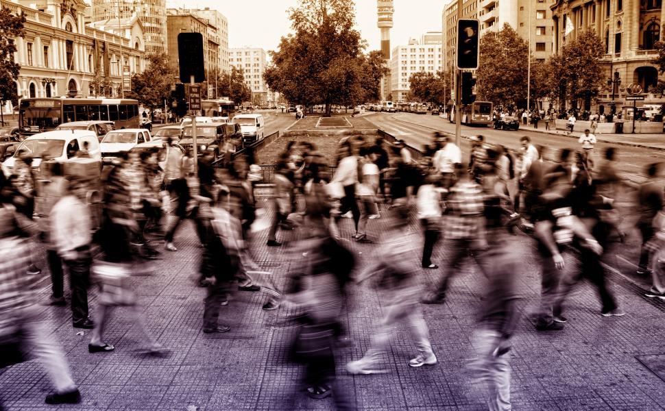 Free Image of Urban Scene - People Crossing Avenue - Blurry Looks 