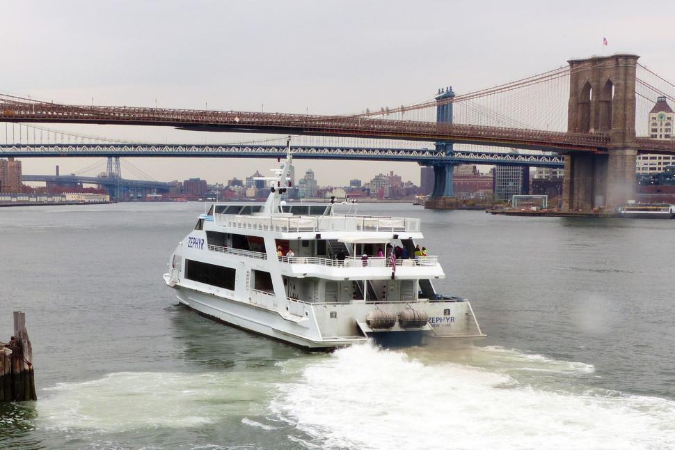 Free Image of Sightseeing Cruise Ship 