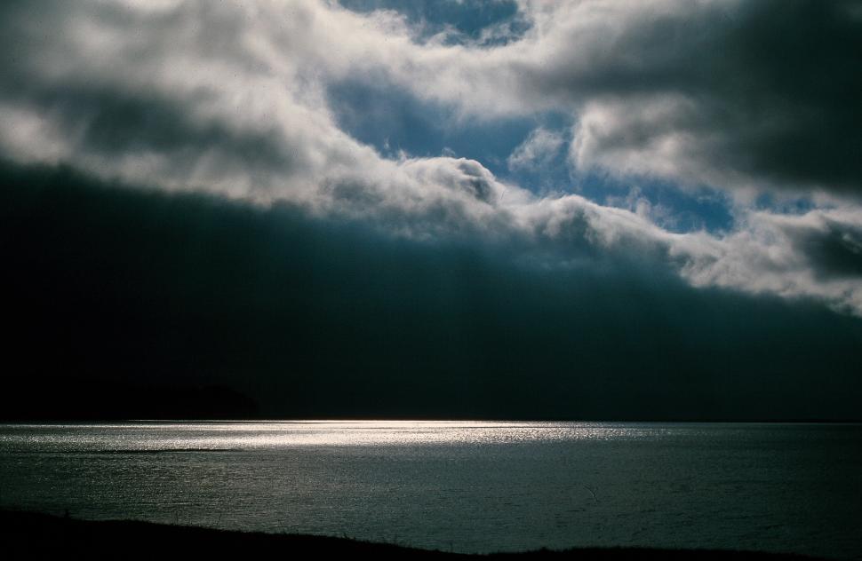 Free Image of Cloudscape during sunset 