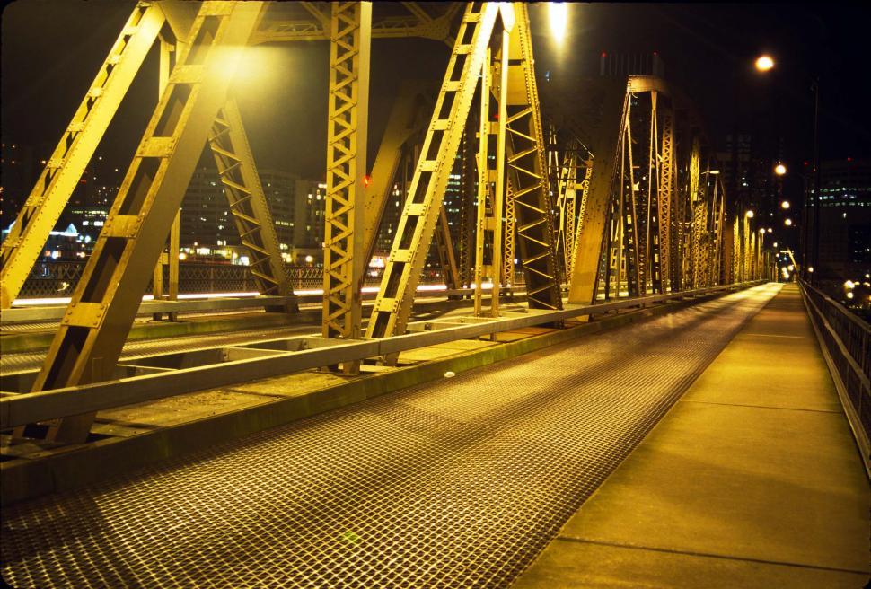 Free Image of Metal Bridge at night 