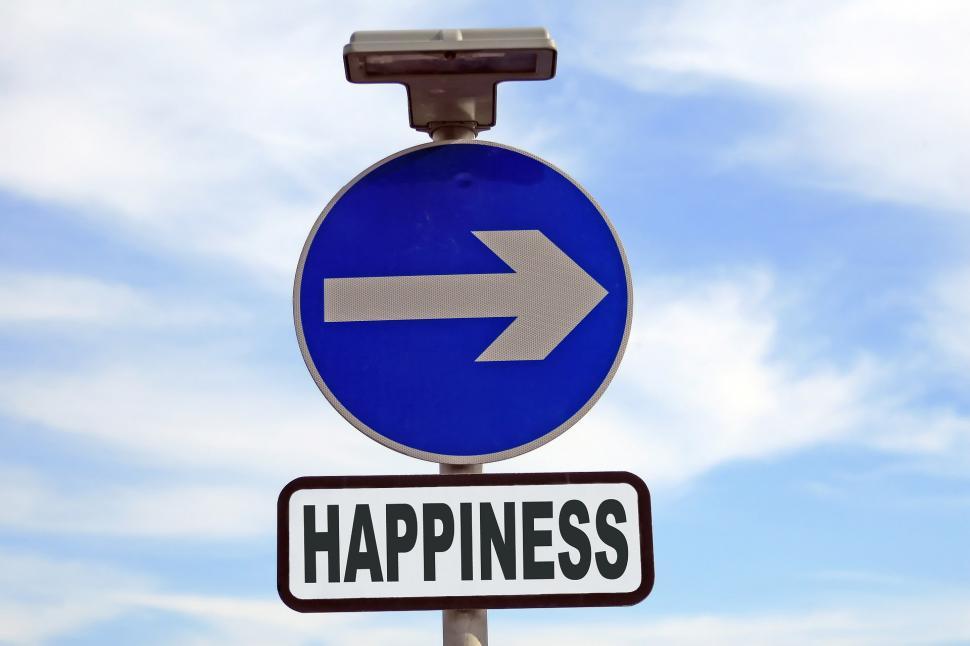 Free Image of Blue Street Sign With Right Arrow 