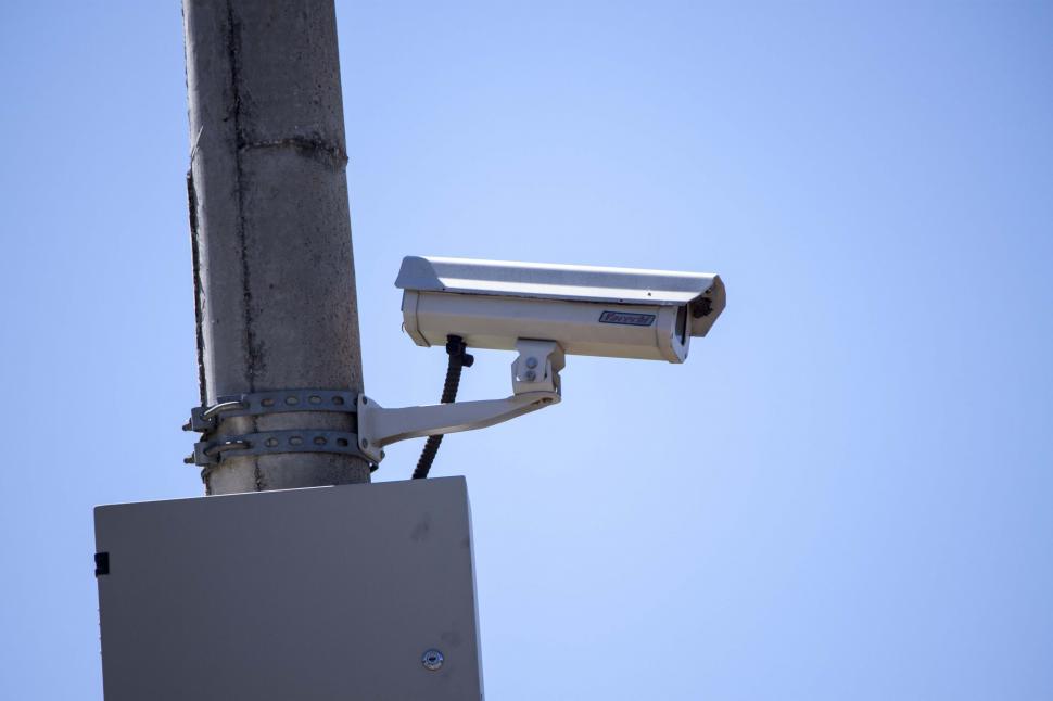 Free Image of Close shot of camera on mount 