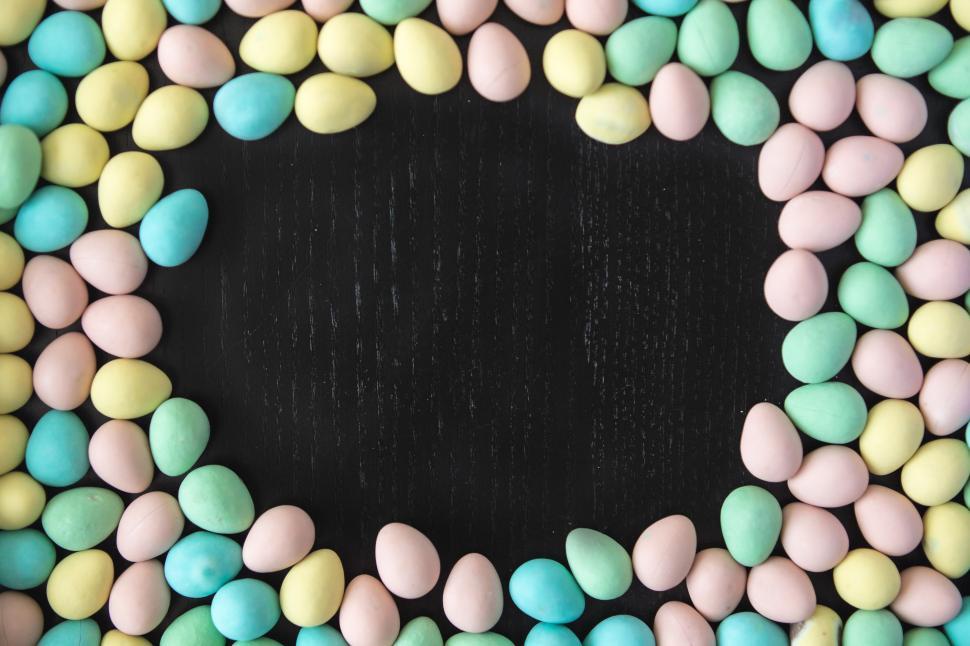 Free Image of Easter Egg Border 