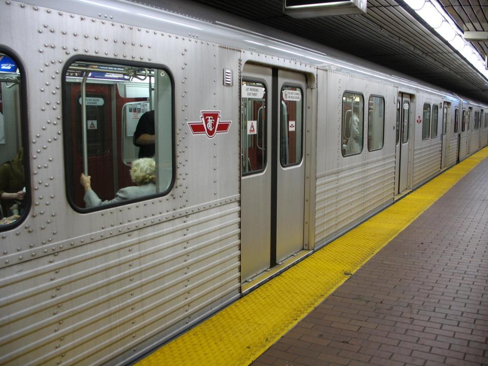 Free Image of Toronto, subway 