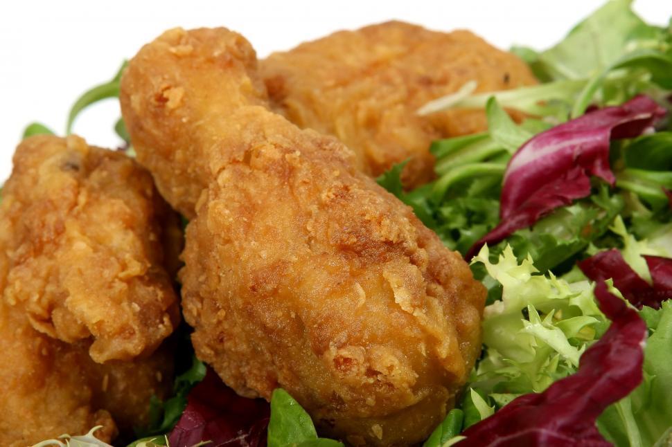 Free Image of Close Up of a Plate of Food With Lettuce 