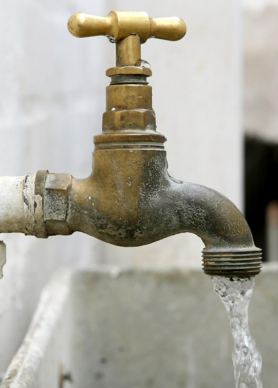 Free Image of Water faucet 