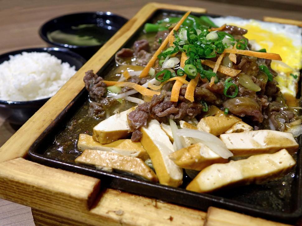 Free Image of Plate of Food With Rice, Meat, and Vegetables 