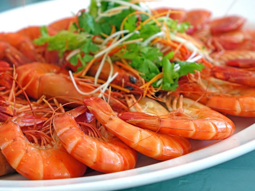 Free Image of Close Up of a Plate of Food With Shrimp 