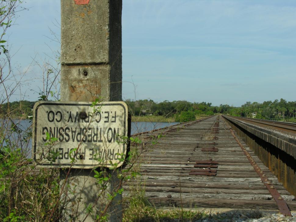 Free Image of Train Tracks 