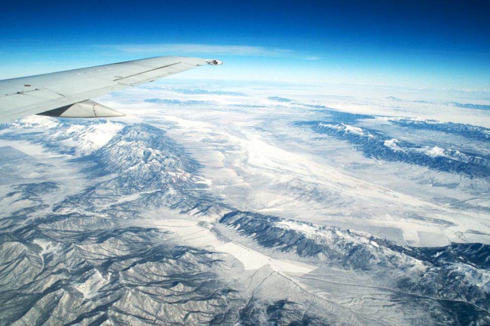 Free Image of Mountains and airplanes 