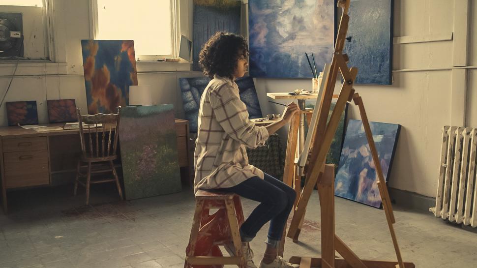 Free Image of Painter Working In Studio 