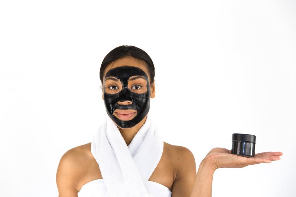 Free Image of Activated Charcoal Face Mask Peel Off 