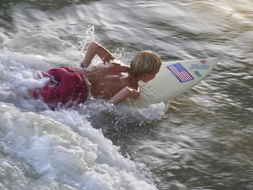 Free Image of Surfing in Florida 