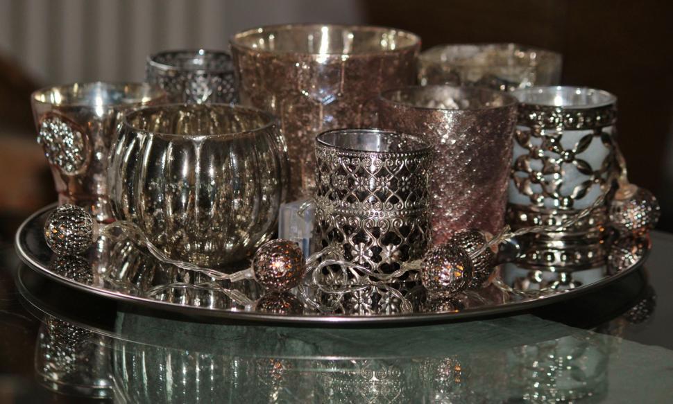 Free Image of Tray With Multiple Glasses 