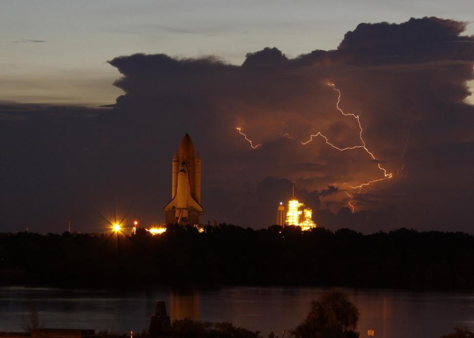 Free Image of Massive Cloud With Lightning Bolt in the Sky 