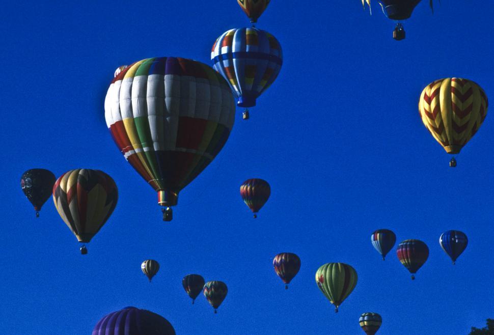 Free Image of crowded sky 