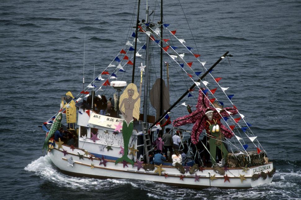 Free Image of decorated boat 