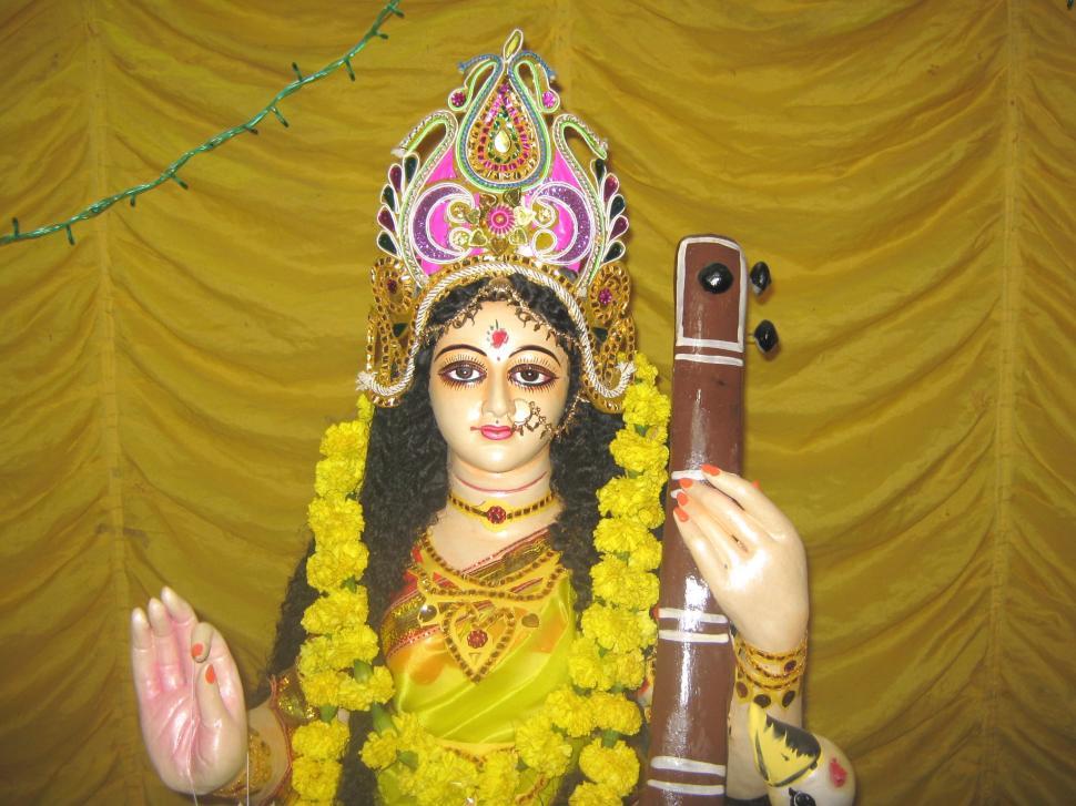 Free Image of IDOL OF GODDESS SARASWATI 