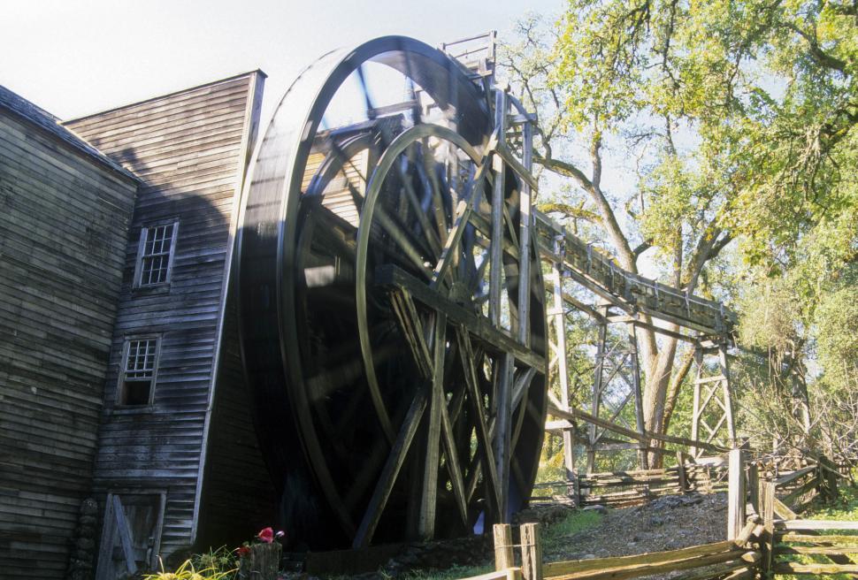 Free Image of water wheel 