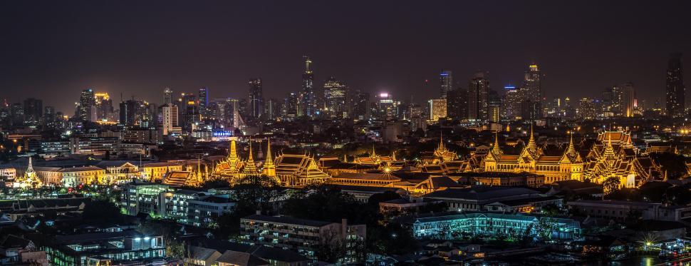 Free Image of A Glimpse of City Night Lights From Above 