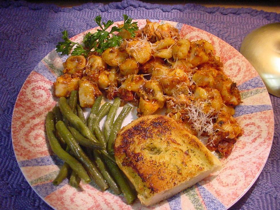 Free Image of Gnocchi dinner 