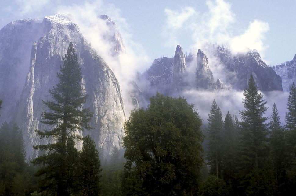 Free Image of mountain cliffs 