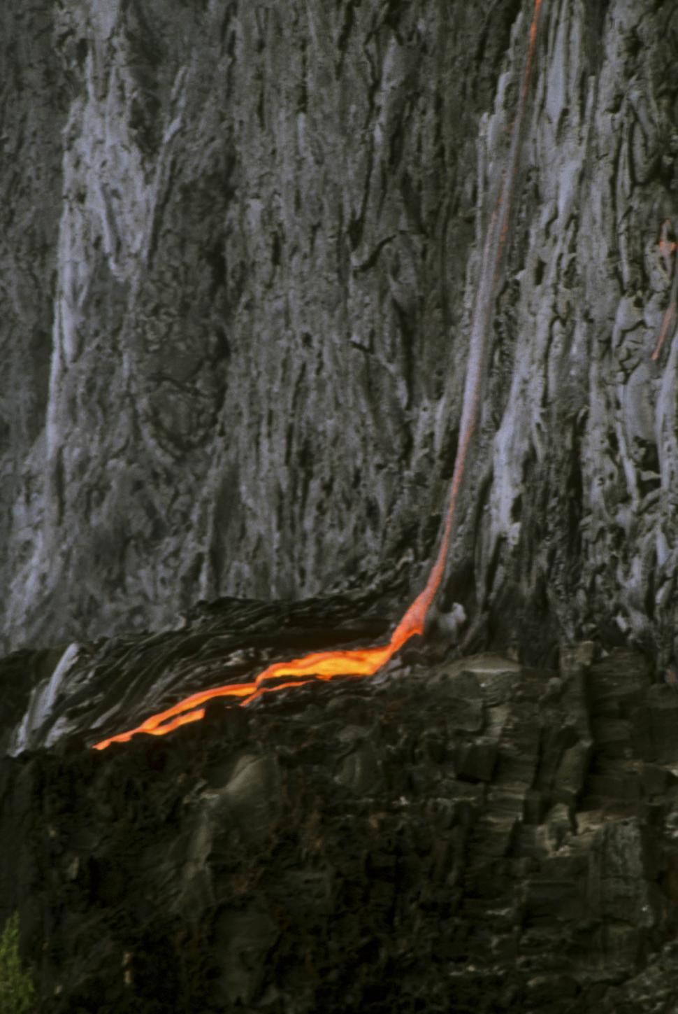 Free Image of daytime lava flows 