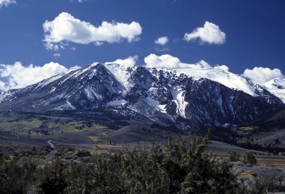 Free Image of snowy mountains 