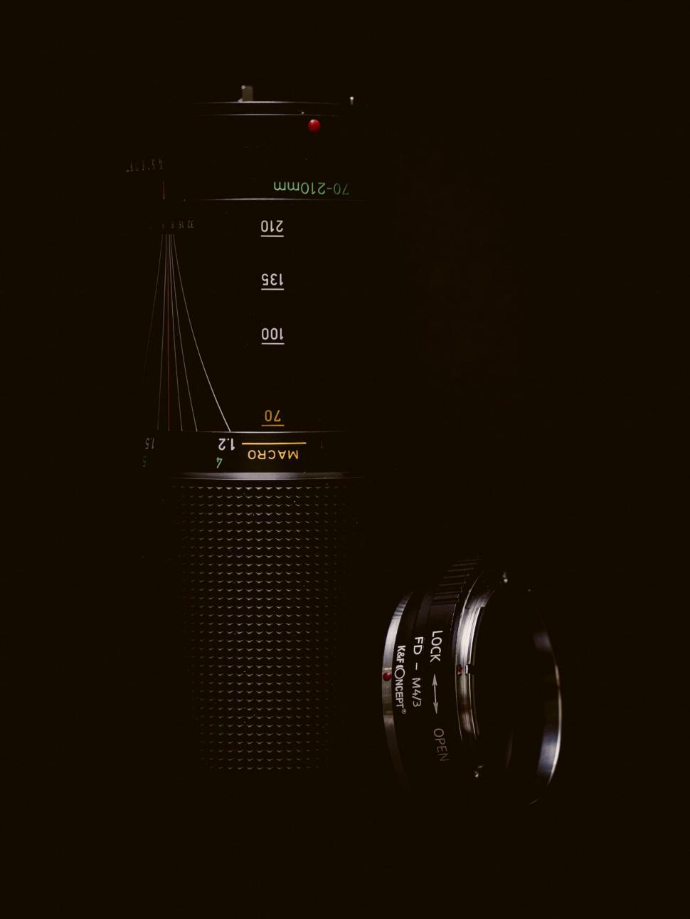 Free Image of Vintage Camera in Black and White 