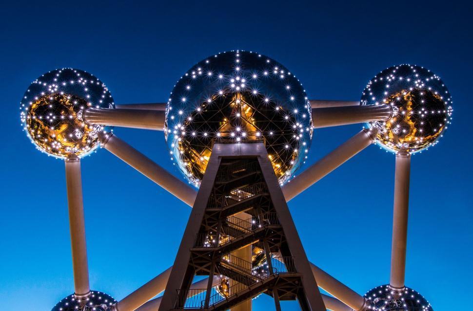 Free Image of Tower With Lights on Top 