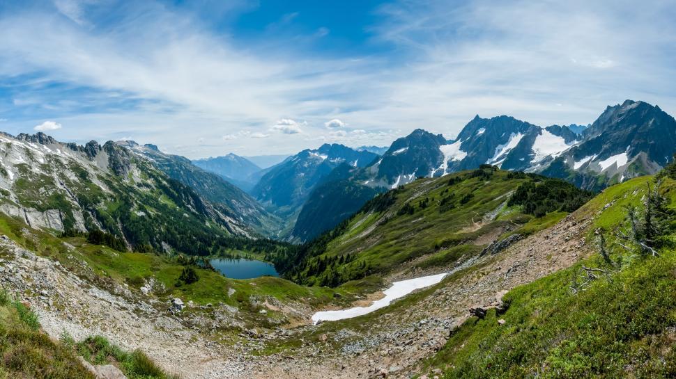 Free Image of Majestic Mountain Range and Lake View 
