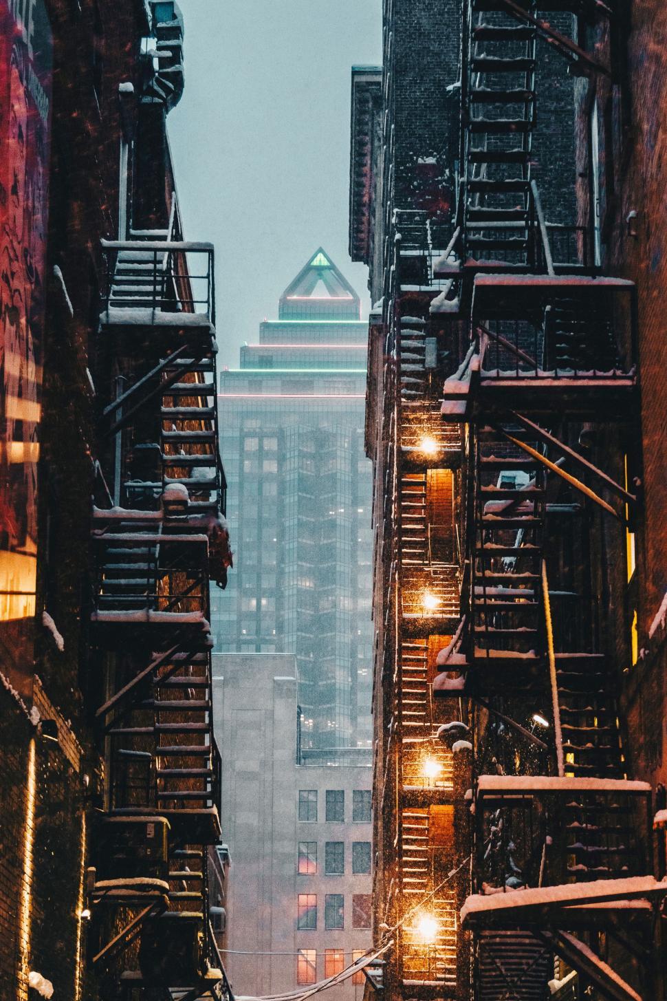 Free Image of Bustling City Street With Tall Buildings 