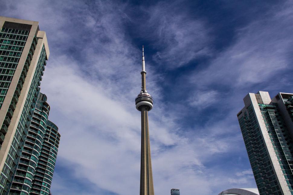 Free Image of Towering Skyscraper Dominating Cityscape 