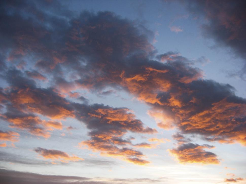 Free Image of colorful evening sky 