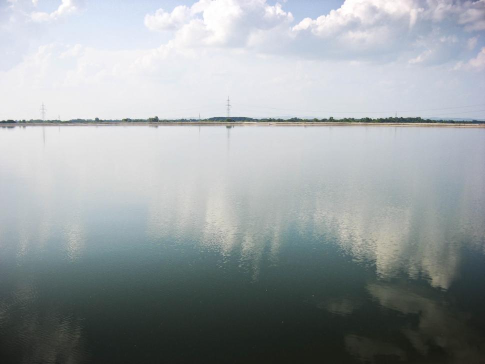 Free Image of placid lake  